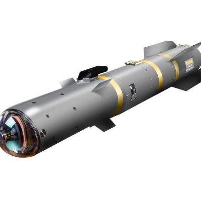 联合空对地导弹是洛克希德地狱火导弹的下一代。这种增强功能配备了半主动激光传感器，用于更精确的目标。