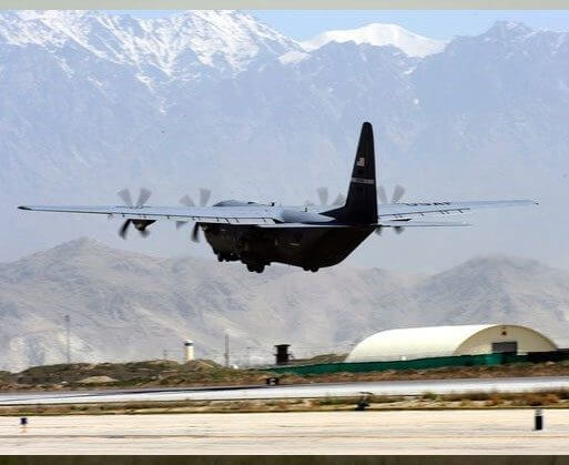 C-130是一架重型货运飞机。（照片：国防部）